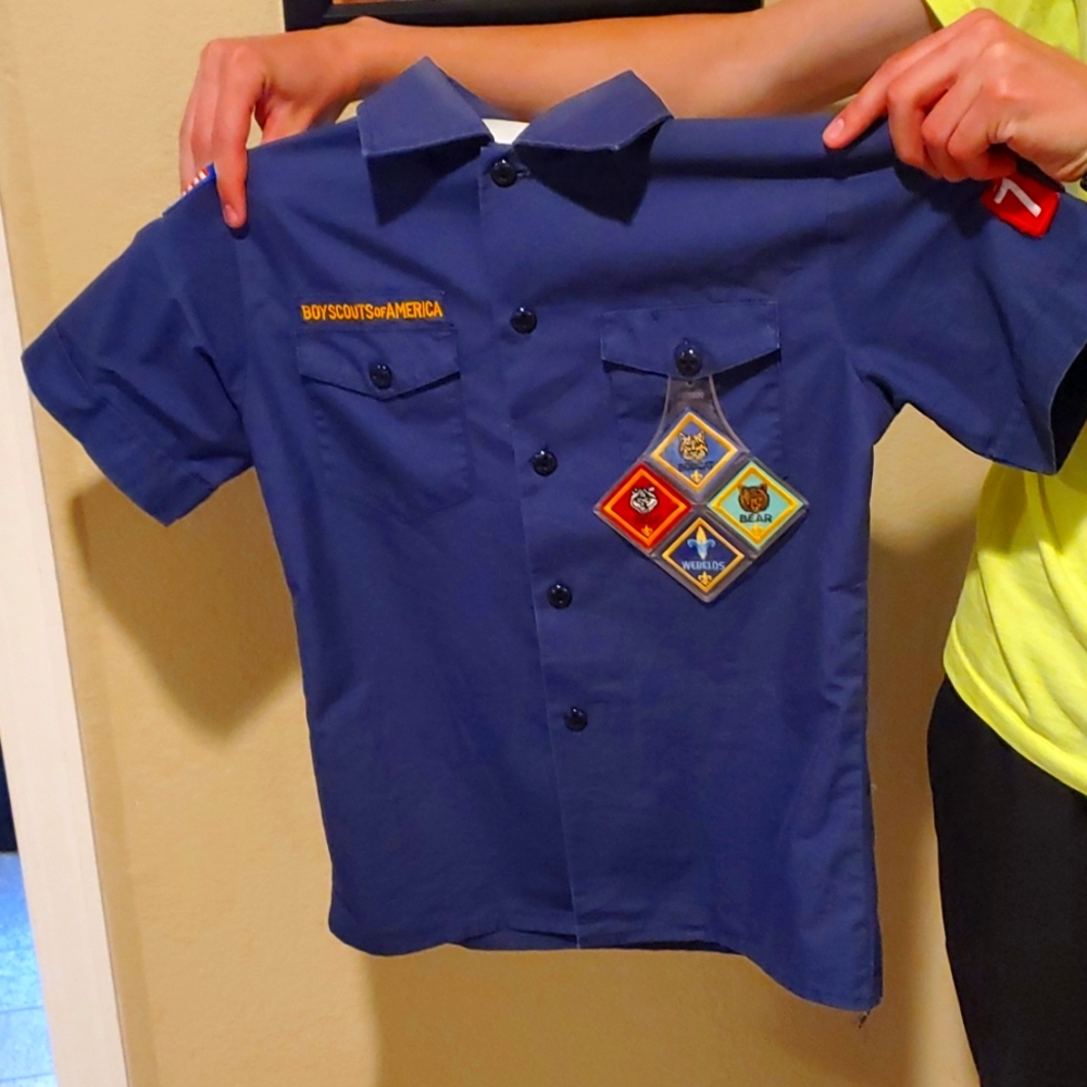 Cub scout shirt youth medium